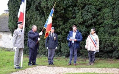 La commune remercie l’Association des Anciens des Missions Extérieures, présidée par Cyril Stucki, de nous avoir réunis pour honorer la mémoire des combattants qui ont perdu la vie et partager des messages de paix en souvenir de l’armistice du 11 novembre novembre 1918.